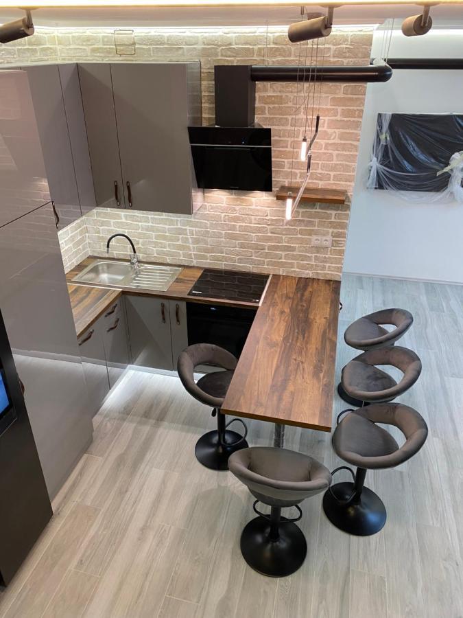 Brand New Luxury In Absolute Downtown Appartement *