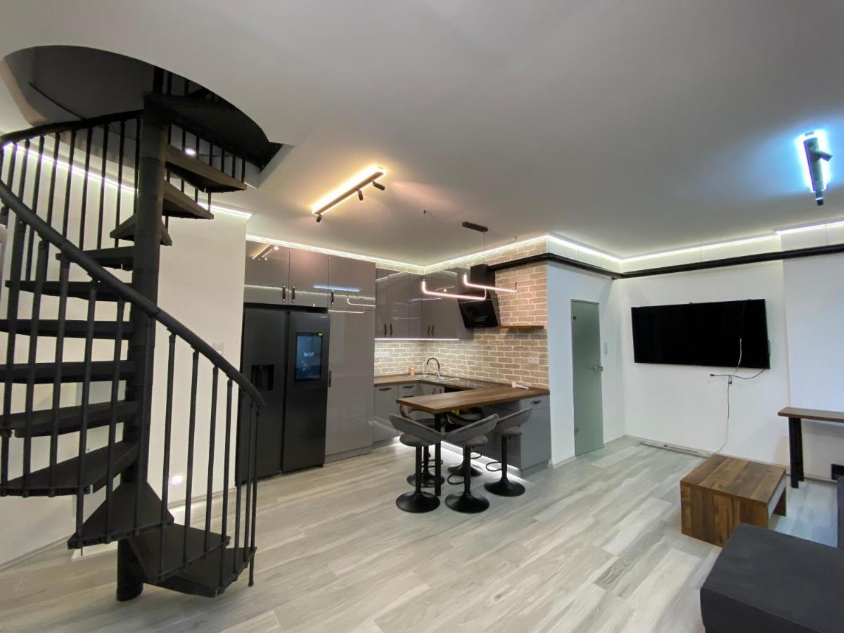 Brand New Luxury In Absolute Downtown Boedapest