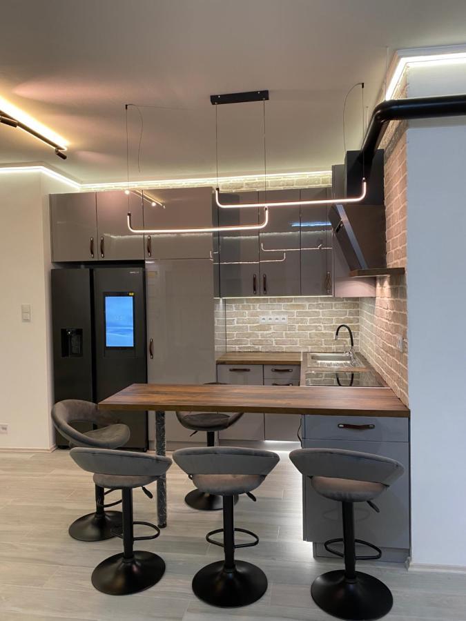 Brand New Luxury In Absolute Downtown Apartman